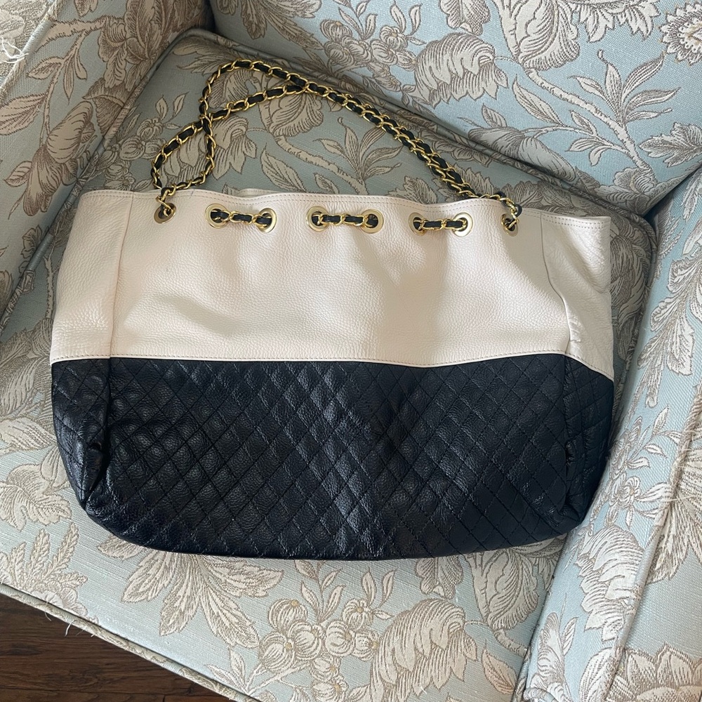 Two-Tone Black and Cream Shoulder Tote Bag Large - Picture 4 of 12